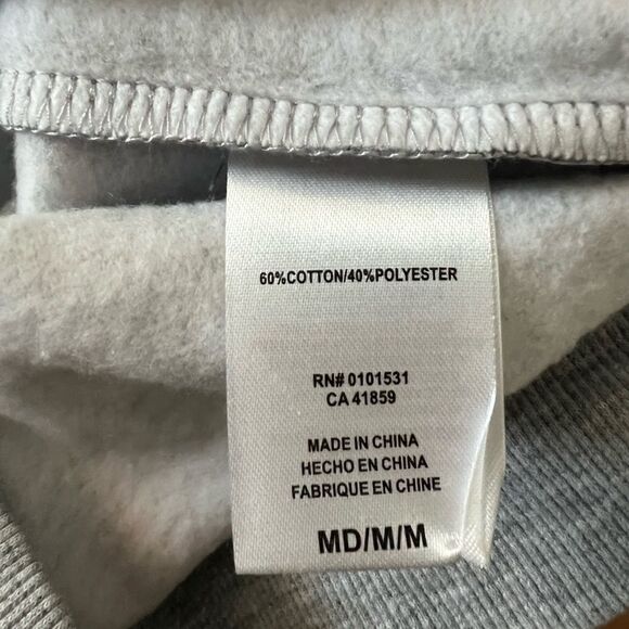 Disney's Mickey and Minnie Mouse Ice Skating Sweatshirt- Size Medium - Picture 8 of 8